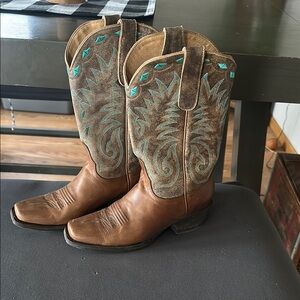 Miranda Lambert Idyllwind Brown Western Cowboy Boots with Turquoise Embroidery